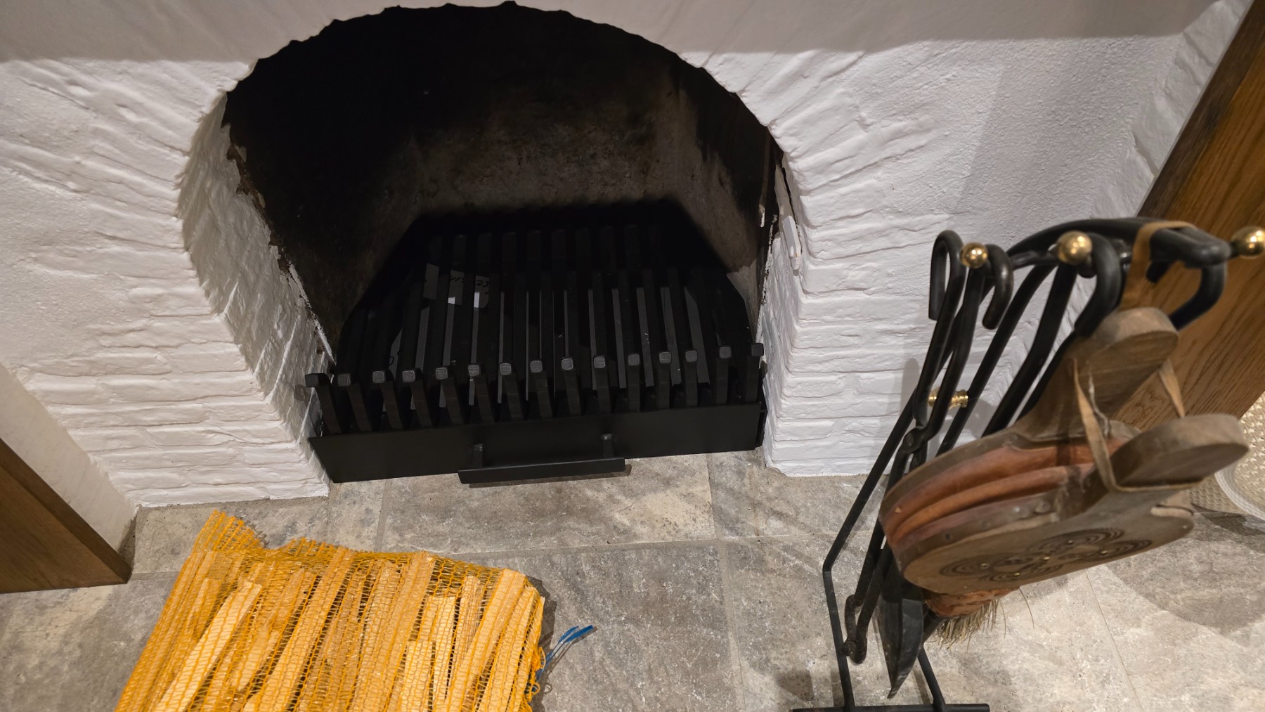 Je haard winterklaar maken: het belang van een goed werkend rooster