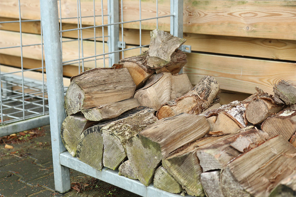 Tips voor het stapelen van haardhout: zo blijft je hout droog en klaar voor gebruik