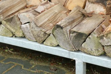 stalen haardhoutopslag zelf plaatsen